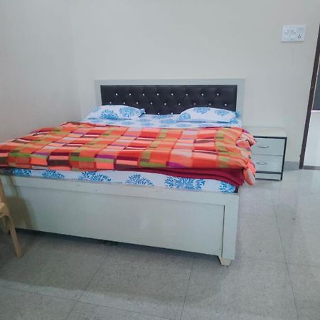 Radha Bhavan Vrindavan Ngoại thất bức ảnh
