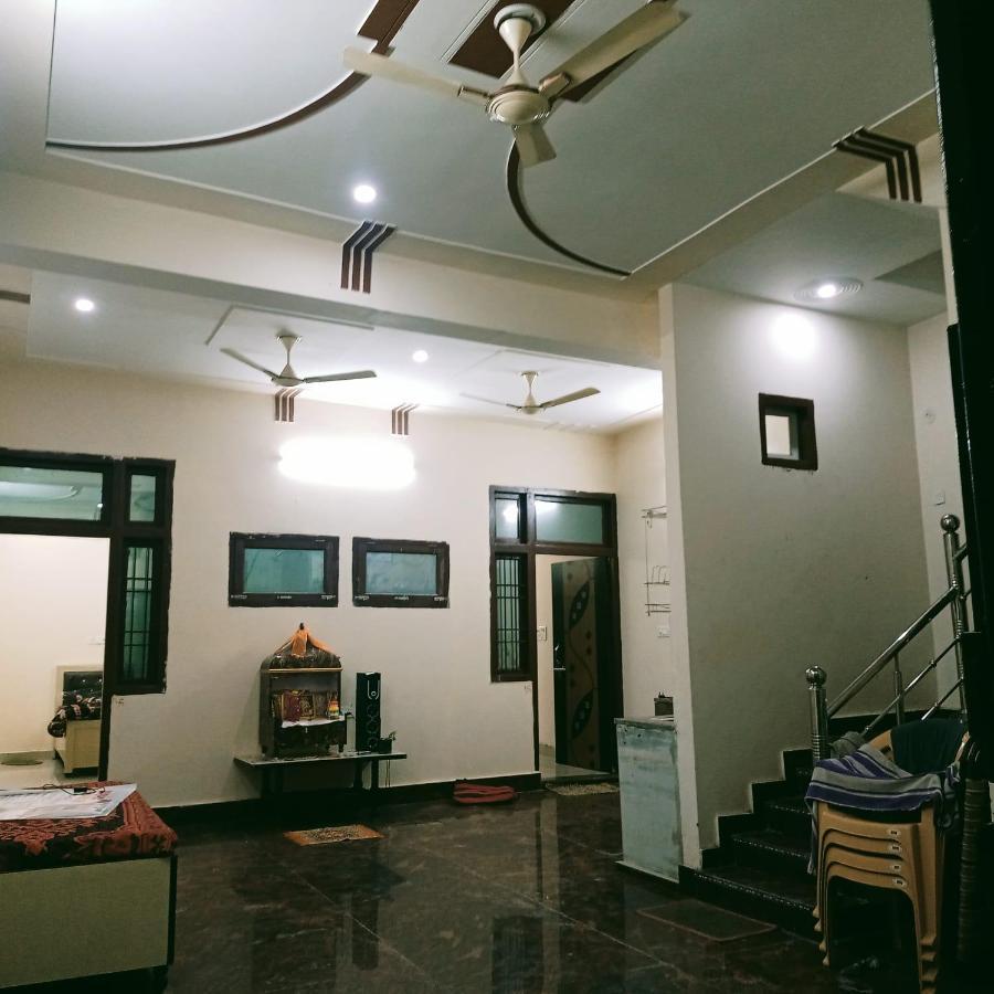 Radha Bhavan Vrindavan Ngoại thất bức ảnh