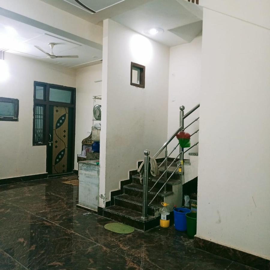 Radha Bhavan Vrindavan Ngoại thất bức ảnh