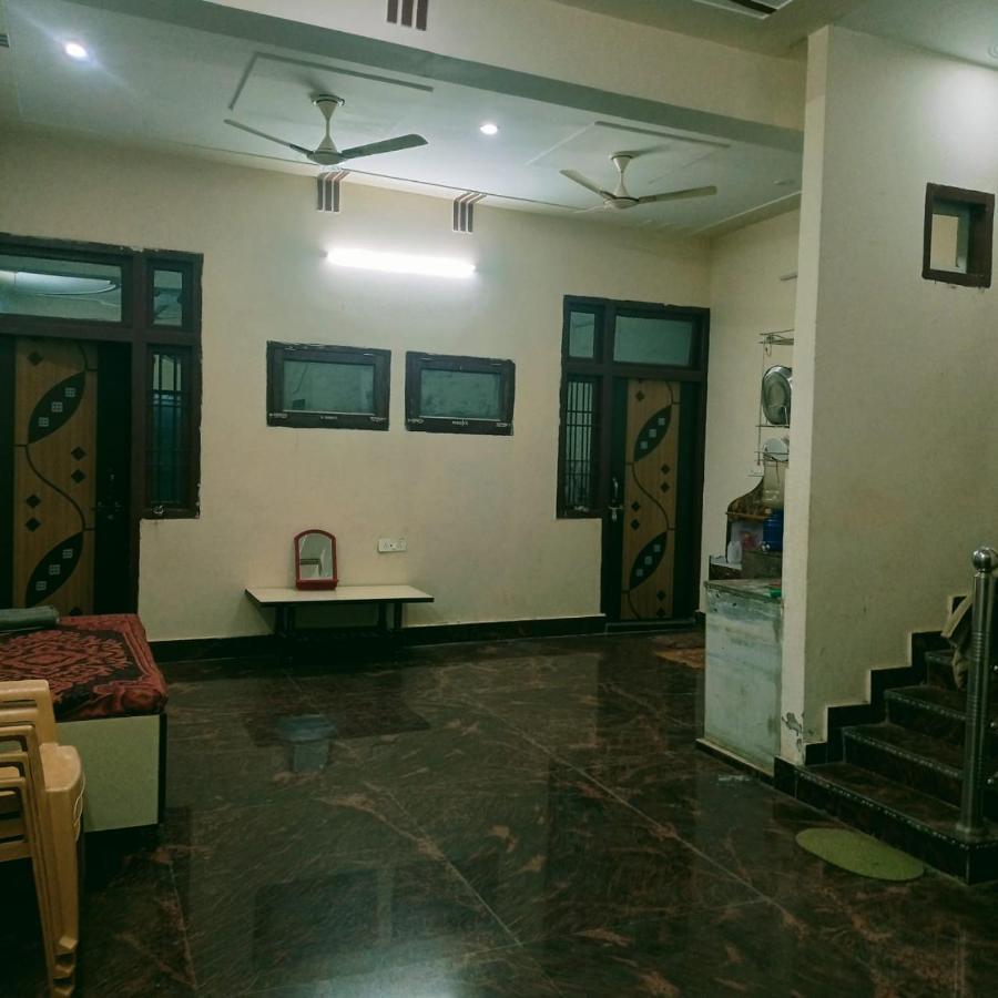 Radha Bhavan Vrindavan Ngoại thất bức ảnh